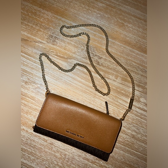 Michael Kors Wallet - Picture 2 of 6